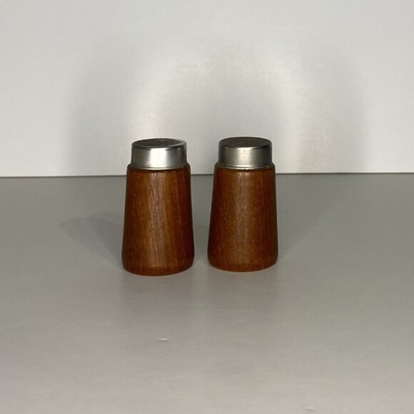 Mid Century Modern Salt & Pepper Shakers - Picture 1 of 4